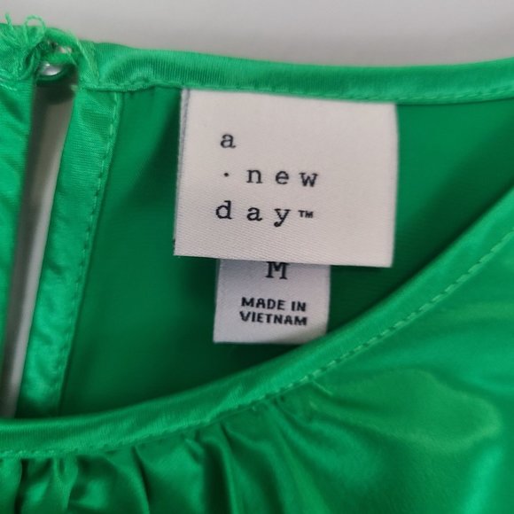 a new day Womens Mini Dress Long Sleeve Satin Green Round Neck Shift Casual M - Picture 6 of 11